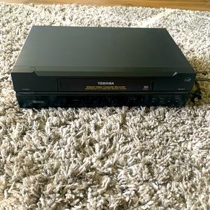 Toshiba VCR 4 Head Recorder& Cable Box control  W422C TESTED No Remote